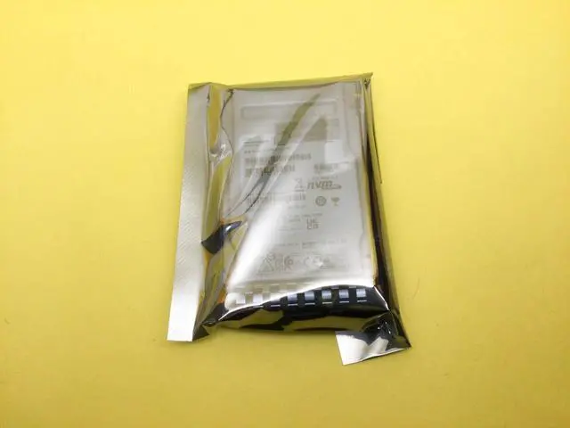 Alt view image 3 of 3 - P40493-B21 HPE 1.6TB NVME GEN4 HP MIXED USE SFF BC U.3 CM6 SSD P41518-001