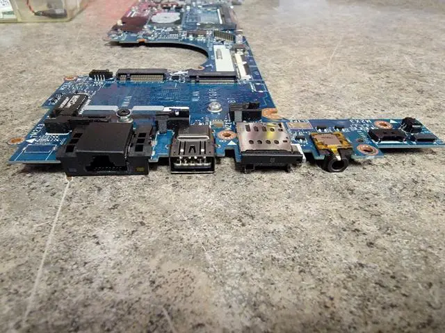 Alt view image 4 of 7 - Dell Latitude 7280 Motherboard with 2.8GHz i7-7600U Processor R5YF6 Ships Quik