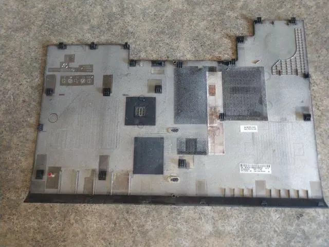 Alt view image 2 of 3 - HP PROBOOK 650 G1 OEM BOTTOM ACCESS COVER, 738693-001 Ships Quickly