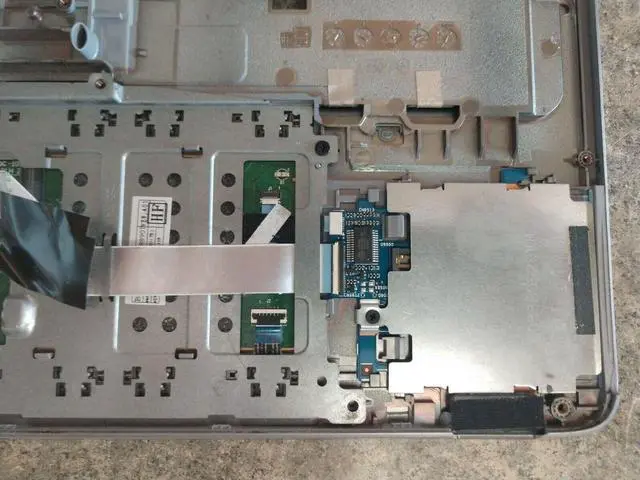 Alt view image 5 of 7 - HP Probook 650 G1 Palmrest and trackpad 738709-001 Good shape, ships quick