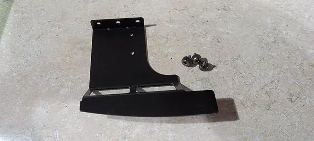 Main image of NVIDIA Quadro Extended Bracket/Screws 320-5001-000 includes the 3 screws