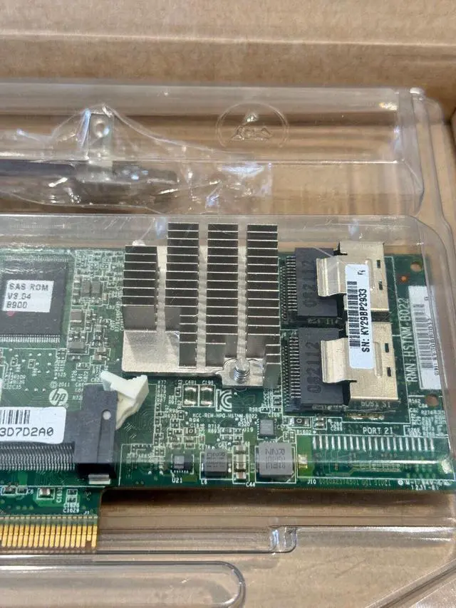 Alt view image 2 of 4 - (NOT FOR HOME PC!) HP Smart Array 633542-001 P420 SAS RAID Controller w/out Cache Both Brackets