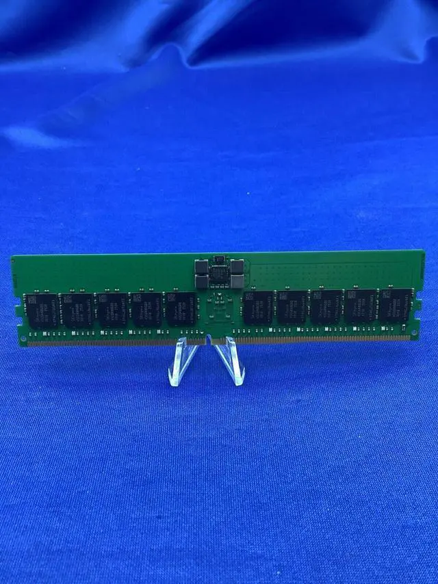 Alt view image 5 of 6 - (NOT FOR HOME PC!) HMCG88AGBRA190N HYNIX 32GB (1X32GB) 2Rx8 PC5-5600B ECC RDIMM MEMORY