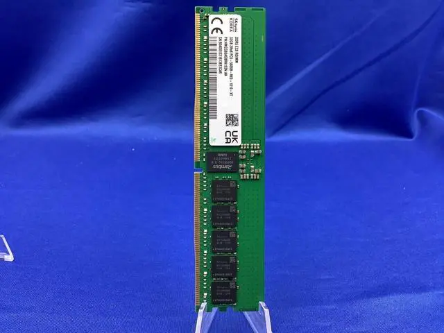 Alt view image 4 of 6 - HMCG88AGBRA193N HYNIX 32GB (1X32GB) 2Rx8 PC5-5600B EC8 RDIMM MEMORY