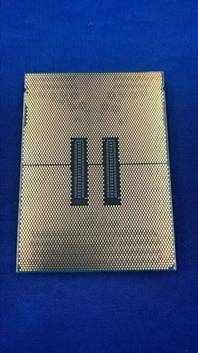 Alt view image 3 of 3 - SRMGE Intel Xeon Silver 4410Y 2.00GHz 12-Cores LGA4677 150W CPU PK8071305120002