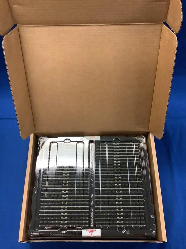 Alt view image 3 of 7 - MTC40F2046S1RC56BD2 MICRON 64GB (1X64GB) 2RX4 PC5-5600B RDIMM MEMORY - OEM