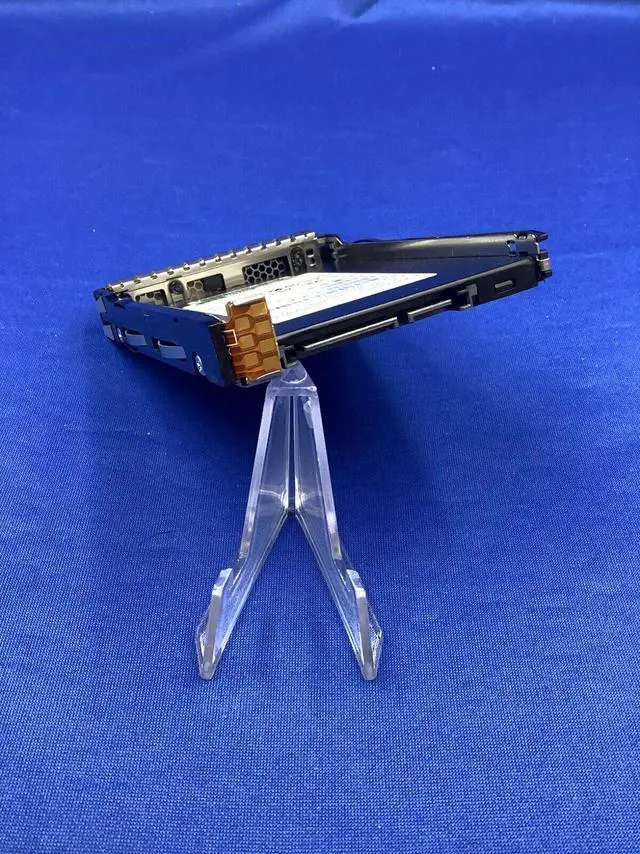 Alt view image 7 of 7 - P18431-B21 HPE 7.68TB SATA 6G Read Intensive MV sc sff 2.5inch SSD P18486-001