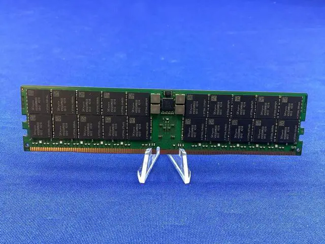 Alt view image 2 of 2 - HMCT04MEERA129N Hynix 128GB 2S2Rx4 DDR5-4800 EC8 RDIMM PC5-38400 Server Memory - OEM