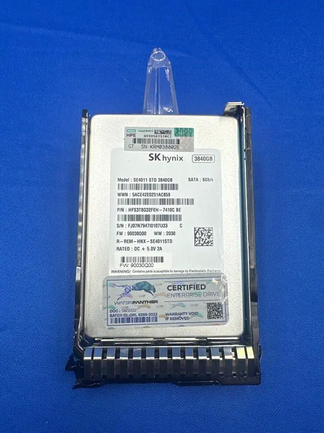 Main image of P27157-B21 HEP 3.84TB SATA 6G Read Intensive Digitally Signed SFF SC SSD SE4011