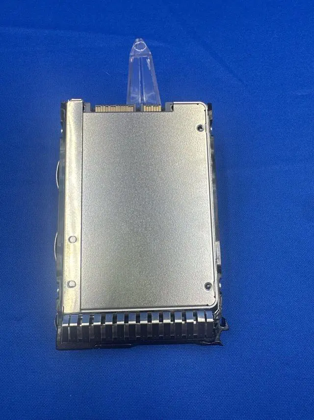 Alt view image 3 of 3 - P27157-B21 HEP 3.84TB SATA 6G Read Intensive Digitally Signed SFF SC SSD SE4011