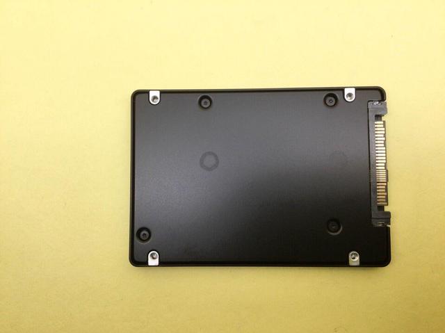 Alt view image 3 of 4 - Samsung PM963 Series 3.84TB PCIe NVMe U.2 2.5" SSD MZ-QLW3T80 New