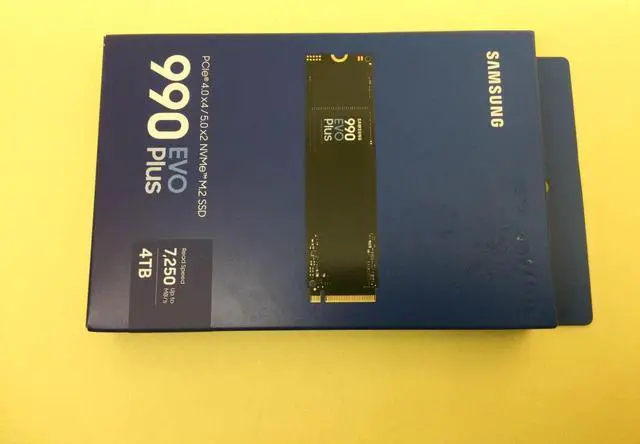 Main image of SAMSUNG 990 EVO Plus 4TB PCIe NVMe M.2 2280 Internal SSD MZ-V9S4T0B/AM New