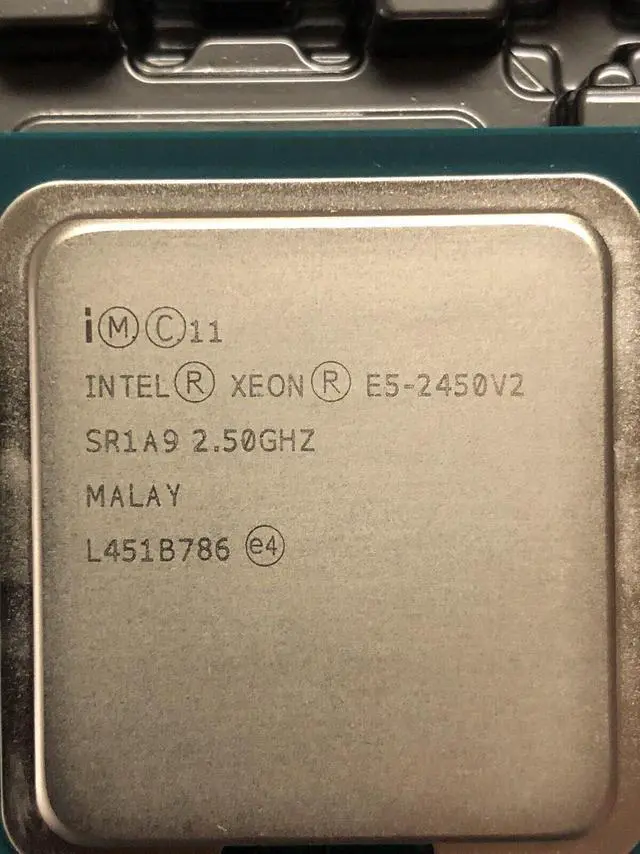 Alt view image 2 of 2 - Intel Xeon E5-2450 v2 SR1A9 8 Core 2.50GHz 20MB L3 95W LGA1356 CPU 8C