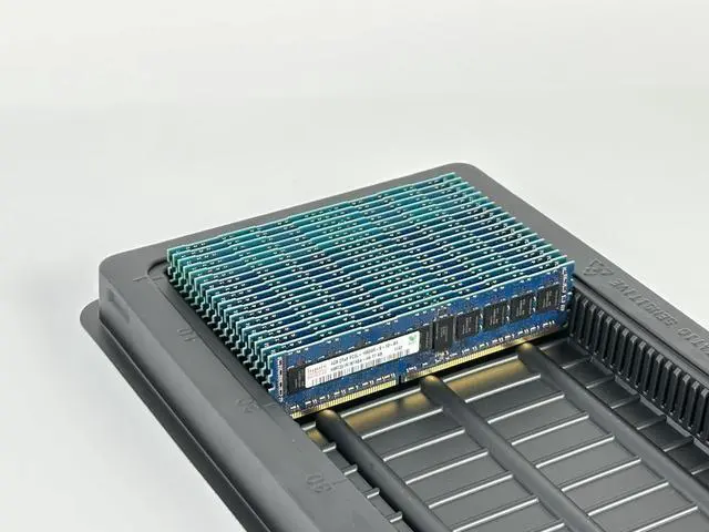 Main image of (NOT FOR HOME PC!) 72GB Lot of 18x 4GB 2Rx8 PC3L-10600R ECC RDIMM DDR3 1333 MHz RAM Memory SK Hynix