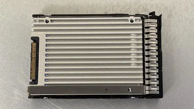 Alt view image 4 of 4 - HPE Intel DC P3500 400GB 2.5 SFF PCI-e NVMe x4 U.2 RI Solid State Drive SSD SCN