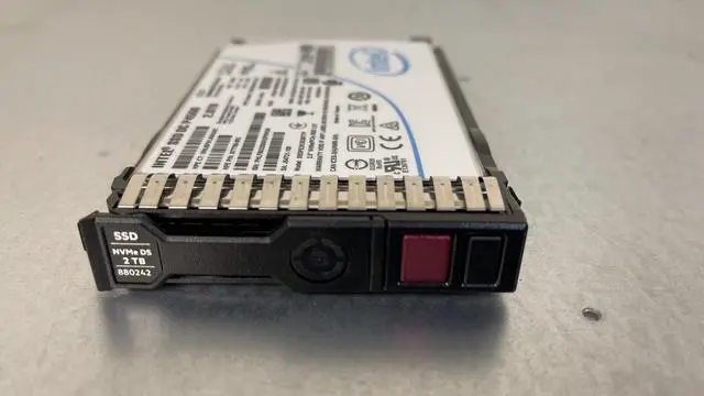 Main image of HPE Intel DC P4500 2TB NVMe U.2 x4 RI 2.5 SCN DS Solid State Drive 100% 0.5 DWPD