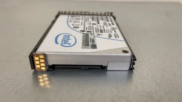 Alt view image 3 of 5 - HPE Intel DC P4500 2TB NVMe U.2 x4 RI 2.5 SCN DS Solid State Drive 100% 0.5 DWPD