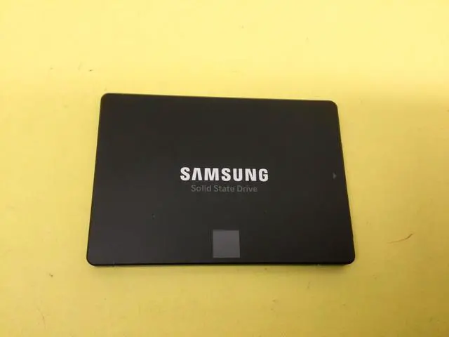 Alt view image 2 of 3 - Samsung 850 EVO Series 2TB Internal 2.5" SATA SSD MZ-75E2T0