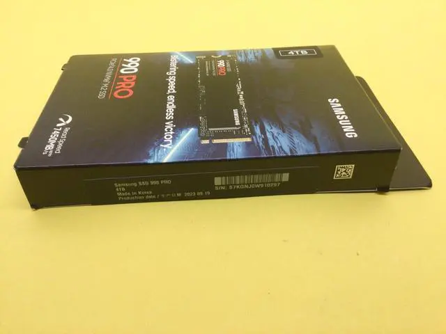 Alt view image 3 of 3 - SAMSUNG 990 Pro 4TB M.2 2280 PCIe 4.0 x4 NVMe SSD MZ-V9P4T0B/AM