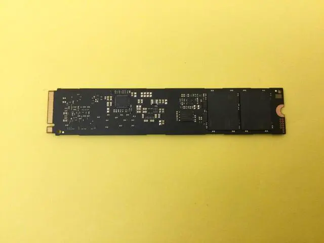 Alt view image 3 of 4 - Samsung PM9A3 960GB NVMe PCIe Gen4 x4 M.2 22110 SSD MZ-1L29600