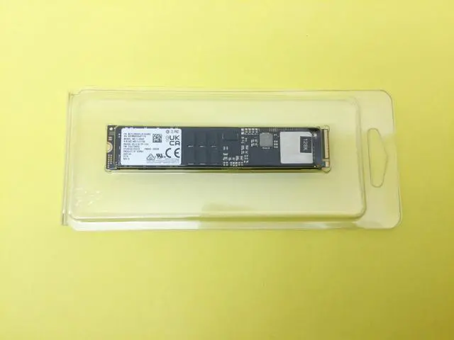 Alt view image 4 of 4 - Samsung PM9A3 960GB NVMe PCIe Gen4 x4 M.2 22110 SSD MZ-1L29600