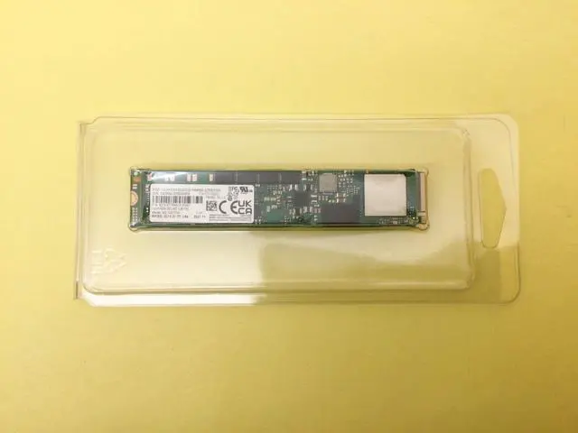 Main image of MZ1LB1T9HALS Samsung PM983 1.92TB NVMe PCIe M.2 22110 SSD MZ-1LB1T90