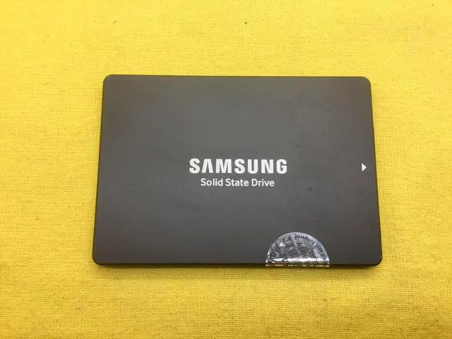 Alt view image 3 of 4 - MZ-7KM1T90 Samsung SM863 2.5'' 1.92TB 6Gbps SATA SSD MZ7KM1T9HAJM