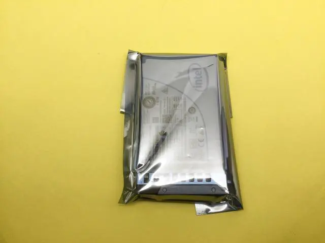 Alt view image 4 of 4 - 58V30 DELL EMC DC P4610 SERIES 1.6TB 2.5IN NVMe/PCIe SSD 058V30 SSDPE2KE016T8T