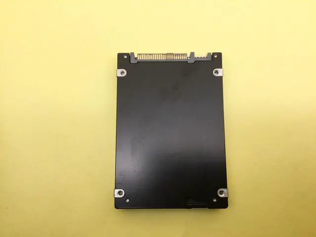 Alt view image 2 of 4 - KIOXIA CD6-R 15.36TB NVMe PCIe4.0 2.5" U.3 Internal SSD KCD6XLUL15T3