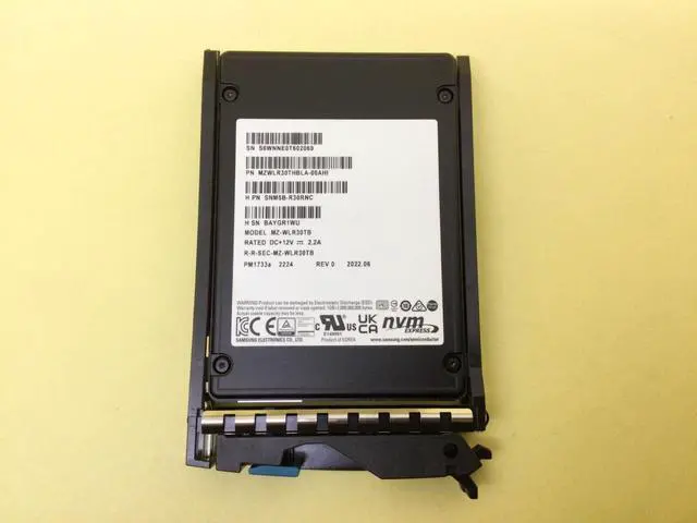 Main image of MZ-WLR30TB Samsung PM1733a 30.72TB NVMe PCIe4.0 U.2 2.5in SSD Hitachi M5B-R30RNC