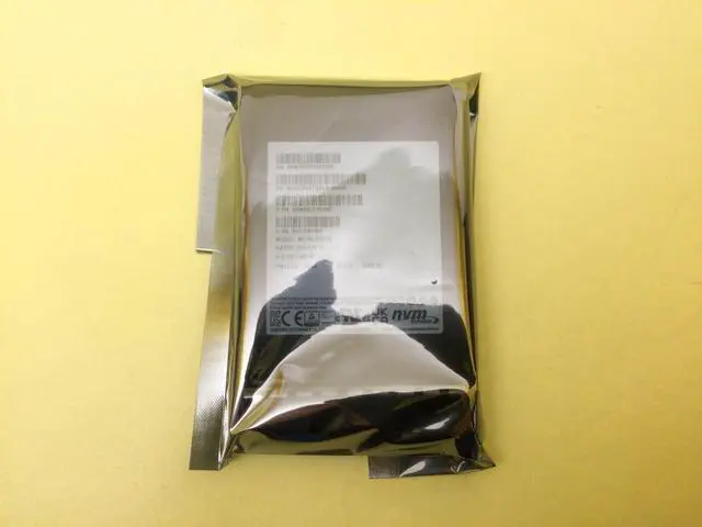 Alt view image 3 of 3 - MZ-WLR30TB Samsung PM1733a 30.72TB NVMe PCIe4.0 U.2 2.5in SSD Hitachi M5B-R30RNC