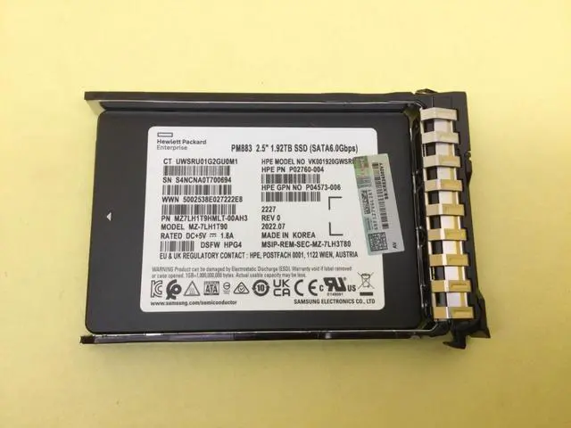Main image of P43305-B21 HPE DX 1.92TB SATA RI SFF BC DS FIO SSD P44388-001