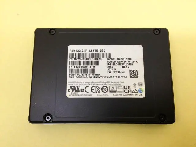 Alt view image 2 of 4 - MZ-WLJ3T80 Samsung PM1733 3.84TB PCIe NVME U.2 2.5in SSD MZWLJ3T8HBLS