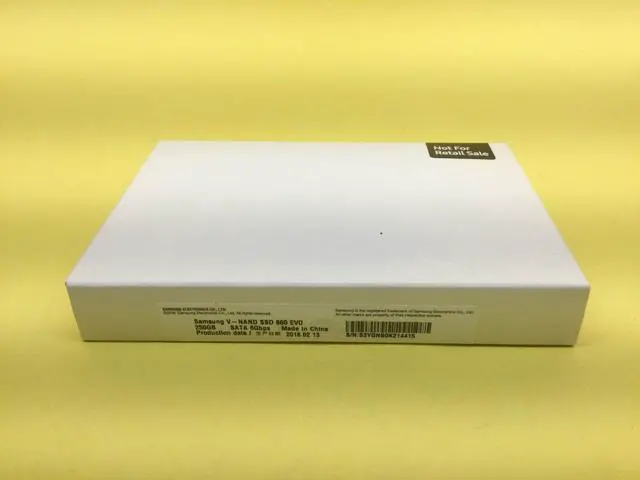 Alt view image 3 of 3 - Samsung 860 EVO 250GB SATA 6Gb/s 2.5'' Internal SSD MZ-76E250E MZ-76E250