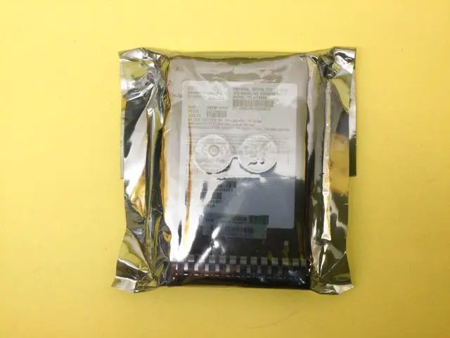 Alt view image 3 of 3 - (NOT FOR HOME PC!) P19913-B21 HPE 800GB SAS 12G MIXED USE SFF SC PM1645A SSD P20838-001