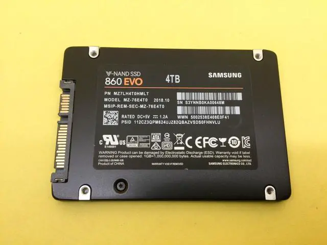 Main image of SAMSUNG 860 EVO 4TB 2.5" SATA III Internal SSD MZ-76E4T0