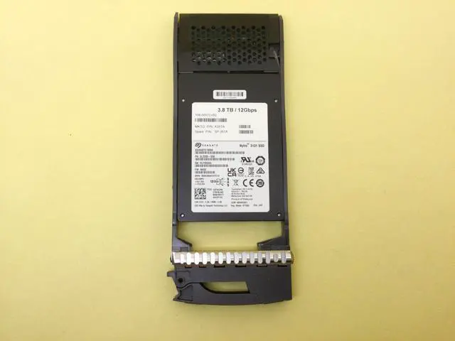 Alt view image 2 of 4 - (NOT FOR HOME PC!) X357A Netapp 3.84TB SAS 12Gbps 2.5'' SSD Seagate XS3840SE70084 108-00572+B2