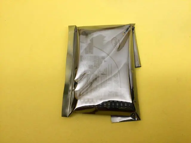 Alt view image 4 of 4 - 877782-B21 HPE 960GB SATA 6G MIXED USE SFF SC SSD 879016-001