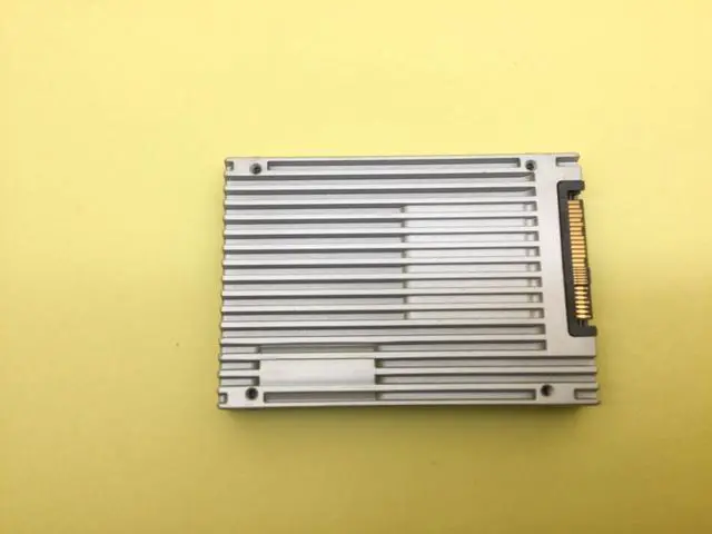 Alt view image 3 of 5 - Micron 9200 MAX 3.2TB NVMe PCIe 3.0 3D TLC 2.5" Internal SSD MTFDHAL3T2TCU