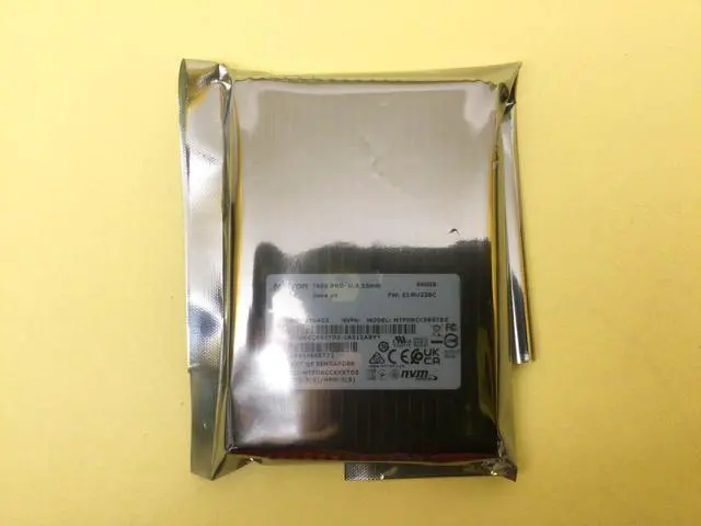 Alt view image 3 of 3 - Micron 7400 PRO 960GB NVMe PCIe 4x4 U.3 15mm 2.5in SSD MTFDKCC960TDZ