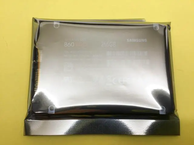Alt view image 3 of 3 - Samsung 860 Pro Series 256GB 2.5 inch SATA3 SSD MZ-76P256