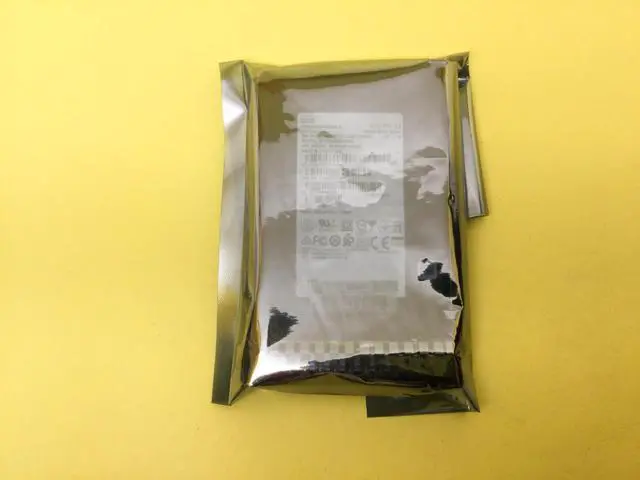 Alt view image 3 of 3 - P19939-B21 HPE 960GB SATA 6G READ INTENSIVE SFF SC 5300P SSD P21082-001