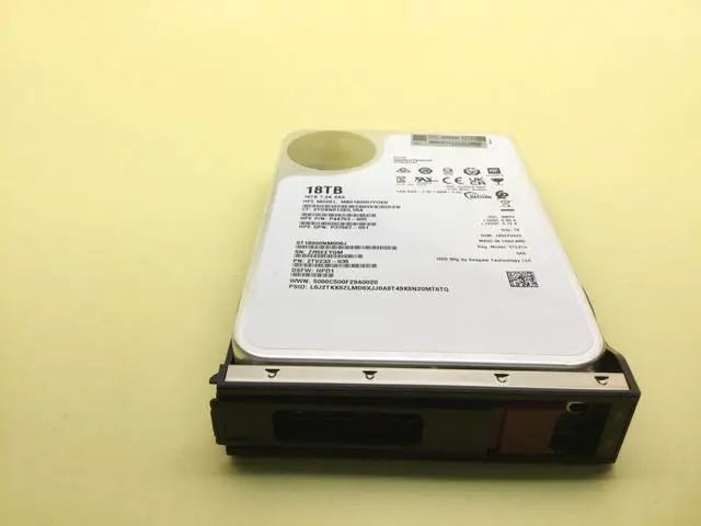 Alt view image 2 of 3 - (NOT FOR HOME PC!) P37669-B21 HPE 18TB SAS 12Gb/s 7.2K LFF LP 512E ISE HDD w/Blank Tray