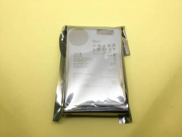 Alt view image 3 of 3 - (NOT FOR HOME PC!) P37669-B21 HPE 18TB SAS 12Gb/s 7.2K LFF LP 512E ISE HDD w/Blank Tray