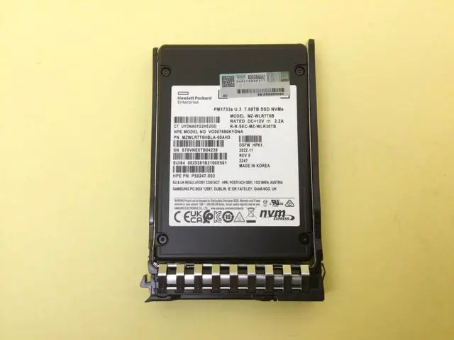 Main image of P50222-B21 HPE 7.68TB NVME GEN4 READ INTENSIVE SFF BC U.3 SSD P50959-001