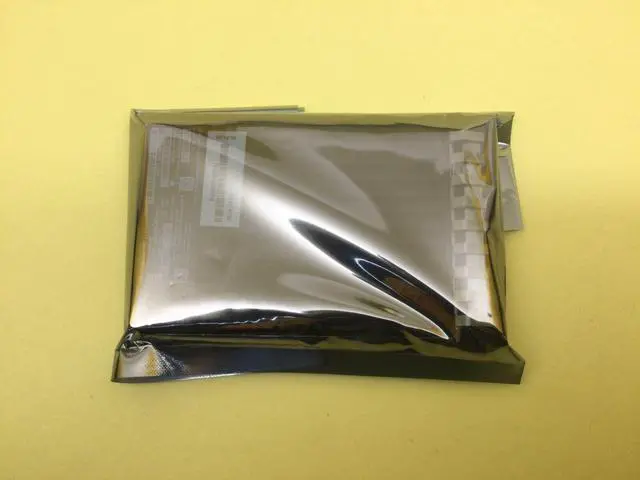 Alt view image 3 of 3 - P40553-B21 HPE 750GB NVME GEN3 WRITE INTENSIVE SFF BC U.2 SSD P41551-001