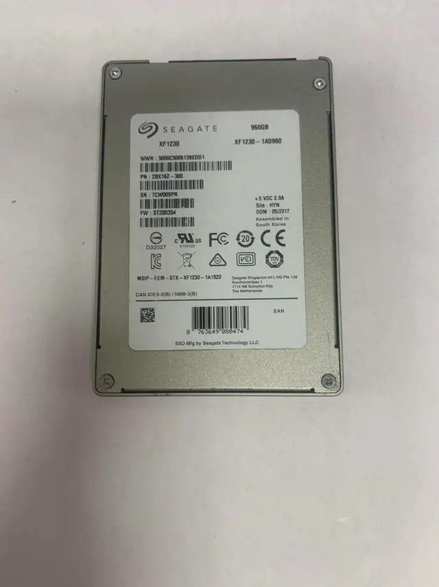 Main image of Seagate XF1230-1A0960 Nytro 960Gb SATA-6.0Gbps 7mm 2.5-Inch eMLC Internal SSD
