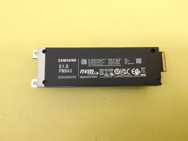 Alt view image 2 of 3 - MZ-OL21T9A Samsung PM9A3 1.92TB E1.S NVME PCIE4.0 SSD MZOL21T9HCJR