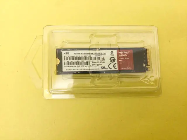 Alt view image 3 of 4 - WD Red SN700 4TB PCIe NVMe M.2 2280 NAS Internal SSD WDS400T1R0C