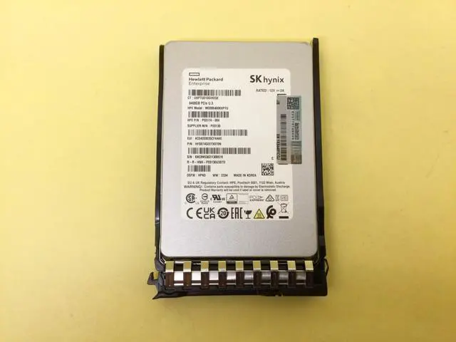 Main image of P65023-B21 HPE 6.4TB NVMe Gen4 MIXED USE SFF BC U.3 V2 MV SSD P65207-001